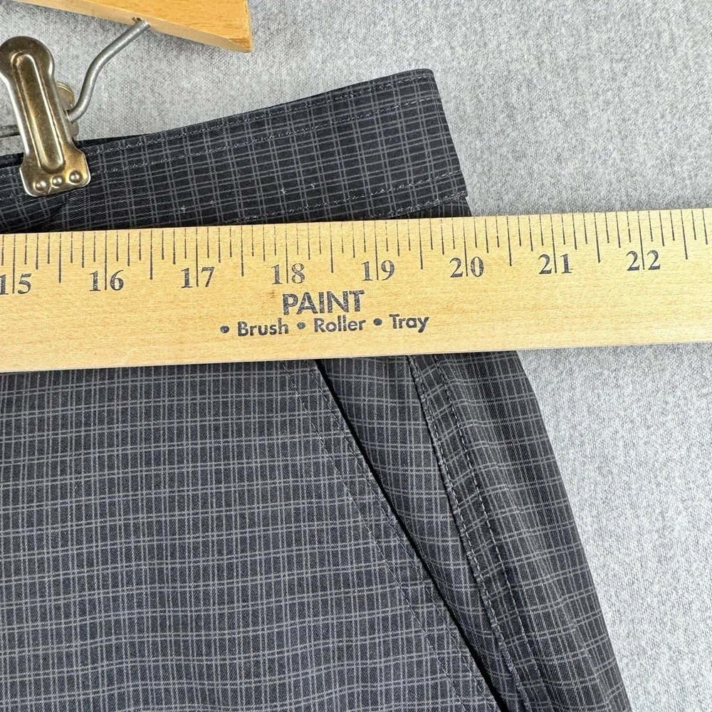Bolle‎ Golf Tech Shorts Mens 40 Gray Plaid Stretch Bermuda Casual Flat